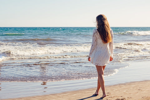 TEPPICHE, STRAND UND TERRASSE